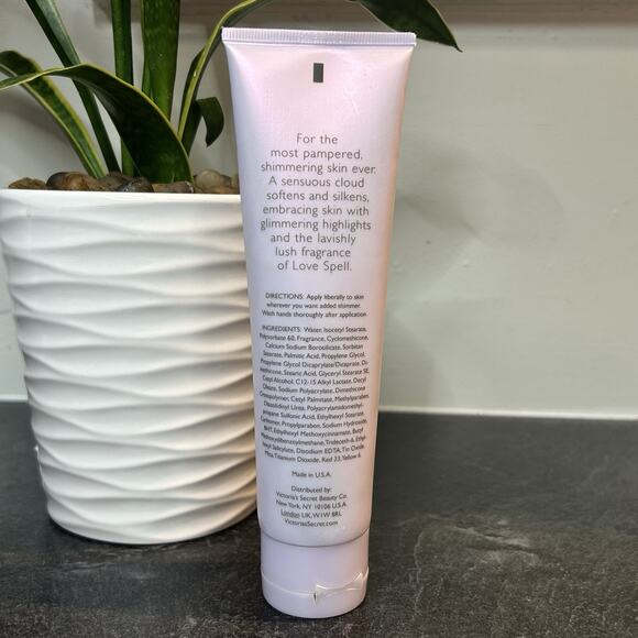 Victoria’s Secret Garden LOVE SPELL Shimmer Body Lotion‎ 5 oz, ORIGINAL - Picture 2 of 4